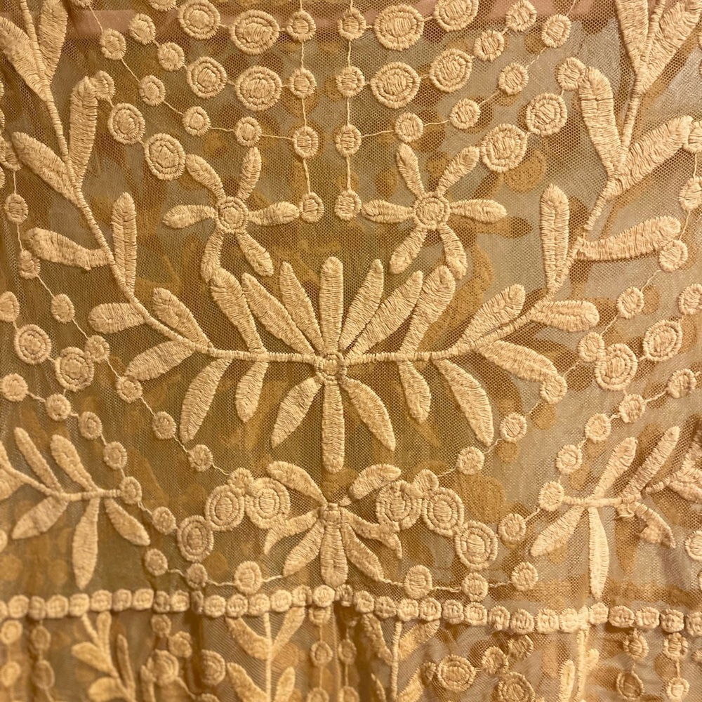 Chic Yellow Lace Blouse with Intricate Floral Patterns - Picture 3 of 6